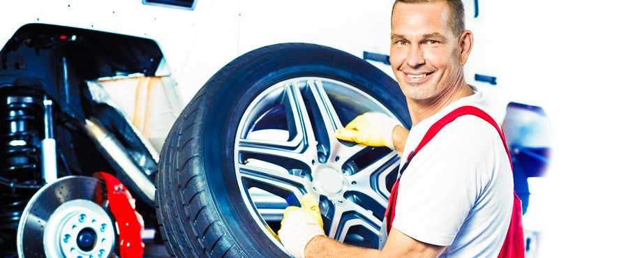 HU und AU sowie KFZ-Zulassung und Reifenservice!
